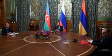 Αρμενία-Αζερμπαϊτζάν: Συμφωνία για κατάπαυση του πυρός στο Ναγκόρνο Καραμπάχ