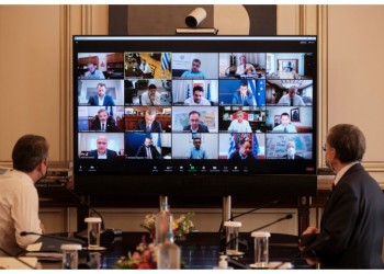 Τηλεδιάσκεψη Μητσοτάκη με περιφερειάρχες για τον κορονοϊό – Ποια είναι η πρώτη ηλιακή ομάδα σε κρούσματα