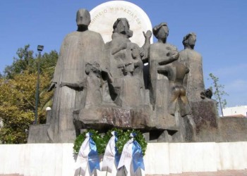 Η Νέα Φιλαδέλφεια τιμά τα θύματα της Μικρασιατικής Καταστροφής - Cover Image