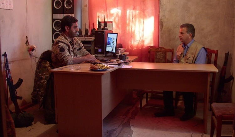 Ναγκόρνο Καραμπάχ: Έλληνες δημοσιογράφοι στην εμπόλεμη ζώνη (βίντεο)