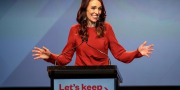 Νέα Ζηλανδία: Εκκωφαντική νίκη της 40χρονης πρωθυπουργού Τζάσιντα Άρντερν