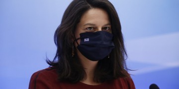 Κεραμέως: Προτεραιότητά μας να ανοίξουν τα σχολεία