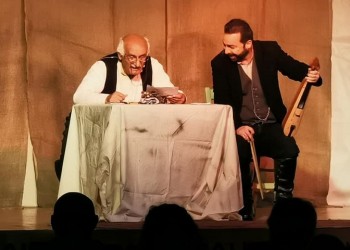 Η παράσταση «Νόστος, ρίζα μ’ και κλαδί μ’» παρουσιάστηκε στο Ντίσελντορφ