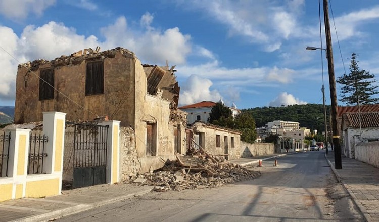 Σεισμός στη Σάμο: Δύο νεκροί μαθητές και 19 τραυματίες