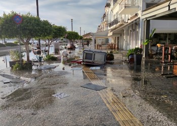 Βίντεο από το τσουνάμι στη Σάμο, μετά το σεισμό των 6,7 Ρίχτερ
