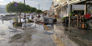 Βίντεο από το τσουνάμι στη Σάμο, μετά το σεισμό των 6,7 Ρίχτερ