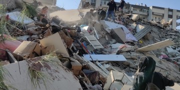 Αναφορές για ζημιές από τον ισχυρότατο σεισμό στη Σάμο – Έπεσαν κτήρια στη Σμύρνη (βίντεο)