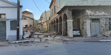 Νεκροί σε Σάμο και Σμύρνη μετά το σεισμό των 6,7 βαθμών – Συνεχής ενημέρωση