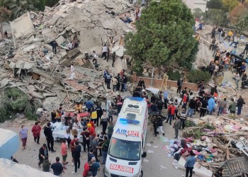 Αυξήθηκαν οι νεκροί από το σεισμό στη Σμύρνη, εκατοντάδες τραυματίες (φωτο)