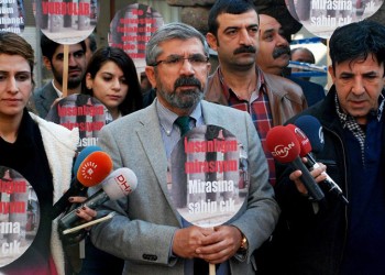 Τουρκία: Ξεκίνησε η πολυαναμενόμενη δίκη για το φόνο του Κούρδου δικηγόρου Ταχίρ Ελτσί