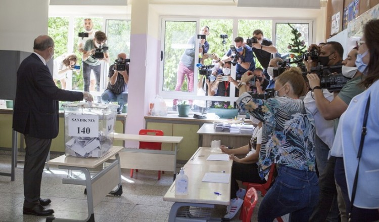«Εκλογές» Κατεχόμενα: Τατάρ και Ακιντζί στον δεύτερο γύρο