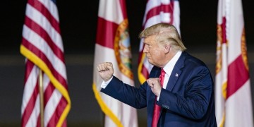 Ο Τραμπ ψήφισε «έναν τύπο που ονομάζεται Τραμπ»