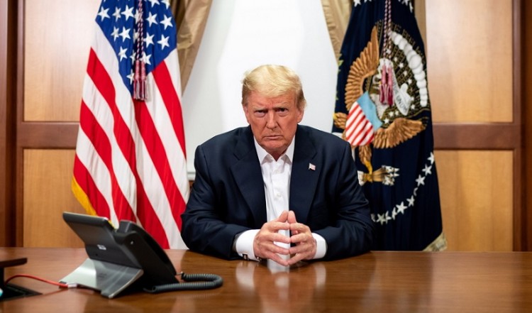 Ο Τραμπ παίρνει εξιτήριο και προτρέπει τους πολίτες να μην φοβούνται την Covid-19