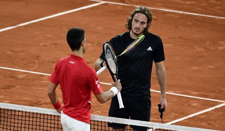 Roland Garros: Ο Τσιτσιπάς λύγισε στο τέλος από τον Τζόκοβιτς (highlights)