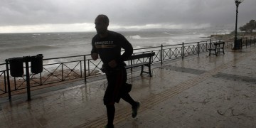 Άστατος καιρός, με βροχές, καταιγίδες και ισχυρούς ανέμους