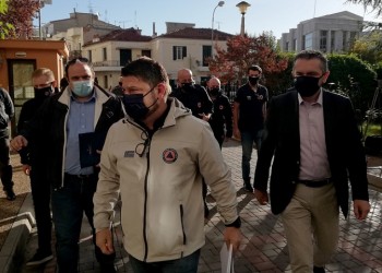 Ο Χαρδαλιάς φοβάται για τα Ιωάννινα –  Ισχυρή σύσταση για μάσκες και αποφυγή συνωστισμού (βίντεο)