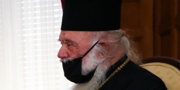 Θετικός στον κορονοϊό ο Ιερώνυμος, εισήχθη στον «Ευαγγελισμό»