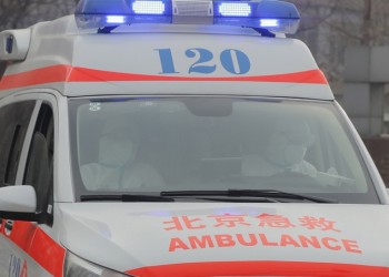 Κίνα: Άνδρας ξυλοκόπησε μέχρι θανάτου τη σύζυγό του στο πεζοδρόμιο (βίντεο)