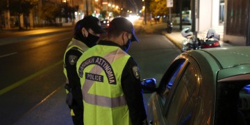 Συνελήφθη γνωστός τραγουδιστής μετά από αστυνομικό έλεγχο