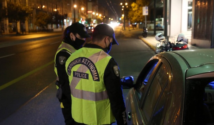 Συνελήφθη γνωστός τραγουδιστής μετά από αστυνομικό έλεγχο