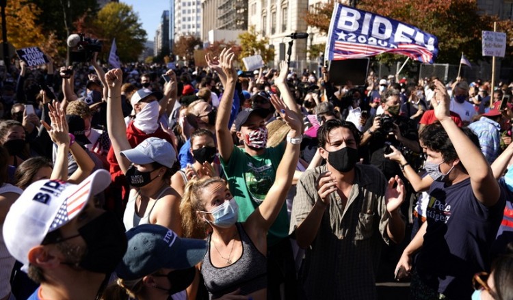 Αλλαγή σελίδας στις ΗΠΑ με τη νίκη Μπάιντεν-Χάρις
