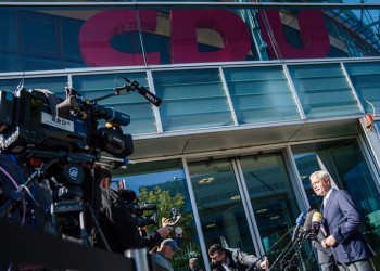 Γερμανία: Ποιοι συνεργάτες της Μέρκελ ζητούν να τεθούν εκτός νόμου οι «Γκρίζοι Λύκοι»