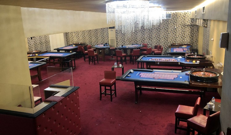 67 άτομα παραβίασαν το lockdown για να παίξουν παράνομο τζόγο (βίντεο)