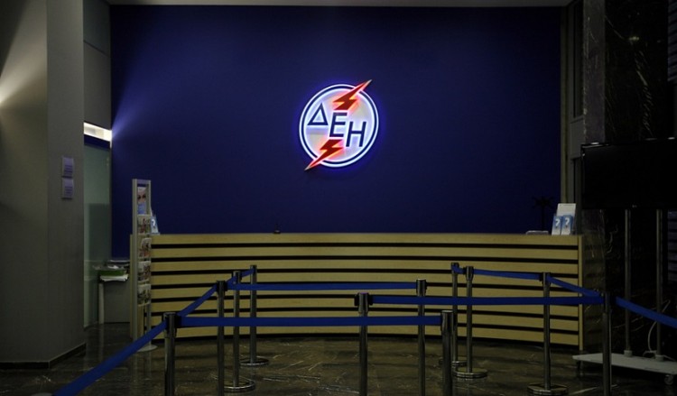 Παγώνει η ΔΕΗ την επιβάρυνση των καταναλωτών από το έκτακτο τέλος ΑΠΕ