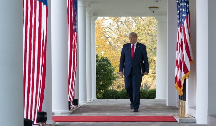 Τραμπ: Δεν θα επιβάλουμε lockdown, δεν ξέρω τι θα κάνει όποιος διοικεί στο μέλλον (βίντεο)