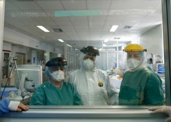 Εφιάλτης δίχως τέλος με 101 νεκρούς και 607 διασωληνωμένους