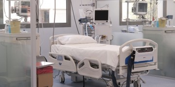 Οκτώ κλίνες ΜΕΘ-Covid κενές στη Θεσσαλονίκη, 45 στην Αττική