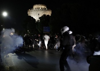 Θεσσαλονίκη: Επεισόδια σε διαδήλωση κατά του lockdown