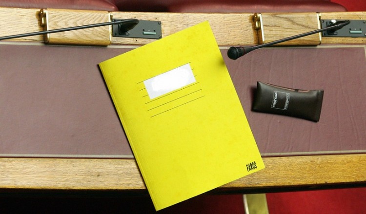 Υποχρεωτικά γυναίκες το 50% των εκλεγμένων στα συμβούλια νέων των δήμων