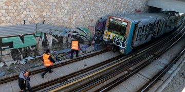 Άνδρας έπεσε στις ράγες του ηλεκτρικού στα Άνω Πατήσια