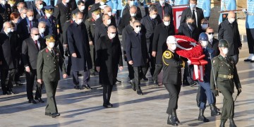 Σε Τουρκία και Κατεχόμενα τίμησαν τον Μουσταφά Κεμάλ (φωτο, βίντεο)