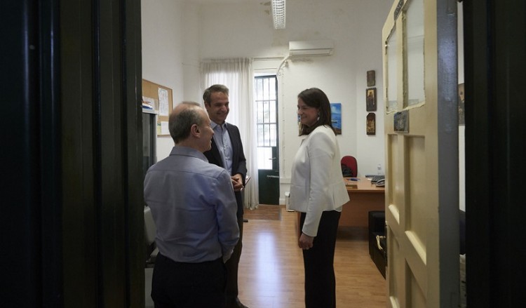 Δημοτικά σχολεία: Δεν έχουμε εισήγηση για κλείσιμο, λέει η Κεραμέως