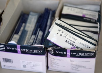 Θεσπίζονται ανώτατες τιμές στα τεστ για τον κορονοϊό
