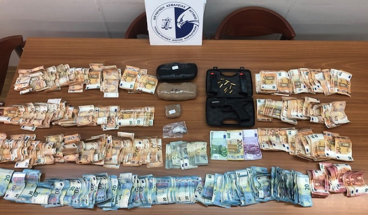 Συνελήφθη σωφρονιστικός υπάλληλος που προσπάθησε να εισάγει ναρκωτικά στις φυλακές Κορυδαλλού