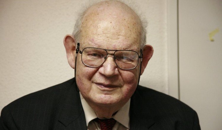Μπενουά Μάντελμπροτ: Ο «πατέρας» της φράκταλ γεωμετρίας στο σημερινό Doodle