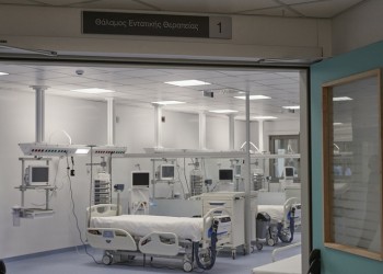 Πανδημία κορονοϊού: Οι ΜΕΘ γεμίζουν – 400 οι διασωληνωμένοι