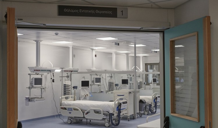 Πανδημία κορονοϊού: Οι ΜΕΘ γεμίζουν – 400 οι διασωληνωμένοι