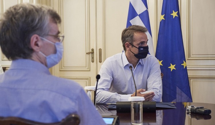 Οργιάζουν οι φήμες για καθολικό lockdown στην Ελλάδα – Ανακοινώσεις την Πέμπτη από Μητσοτάκη-Τσιόδρα