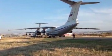 Ναγκόρνο Καραμπάχ: Ρωσικές ειρηνευτικές δυνάμεις στην περιοχή των συγκρούσεων – Συλλήψεις διαδηλωτών στο Ερεβάν