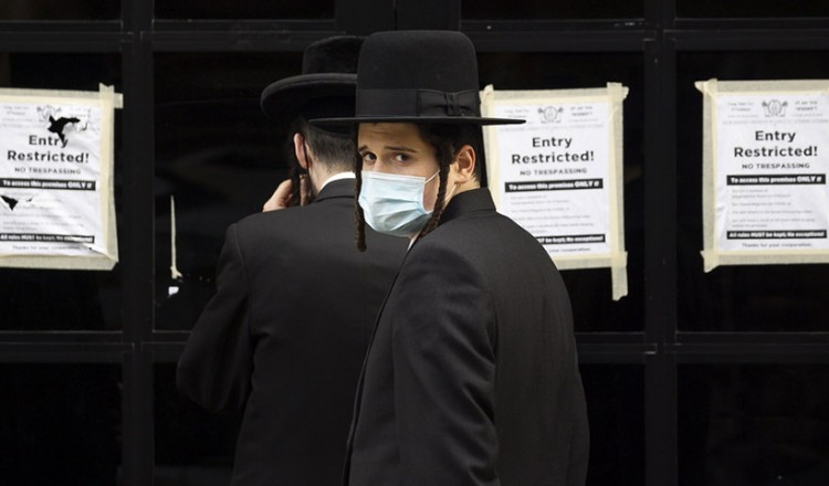 ΗΠΑ-Κορονοϊός: Το Ανώτατο Δικαστήριο στήριξε τις προσφυγές καθολικών και υπερορθόδοξων εβραίων κατά των περιοριστικών μέτρων