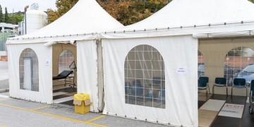 Πάνω από 3.000 κρούσματα, δεκάδες νεκροί και εκατοντάδες διασωληνωμένοι από κορονοϊό