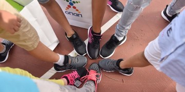 Ο ΟΠΑΠ προσφέρει 4.000 παπούτσια σε παιδιά που έχουν ανάγκη (βίντεο)