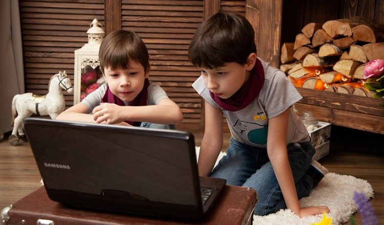 Δημοτικά-Νηπιαγωγεία: Αρχίζει η εξ αποστάσεως σύγχρονη εκπαίδευση