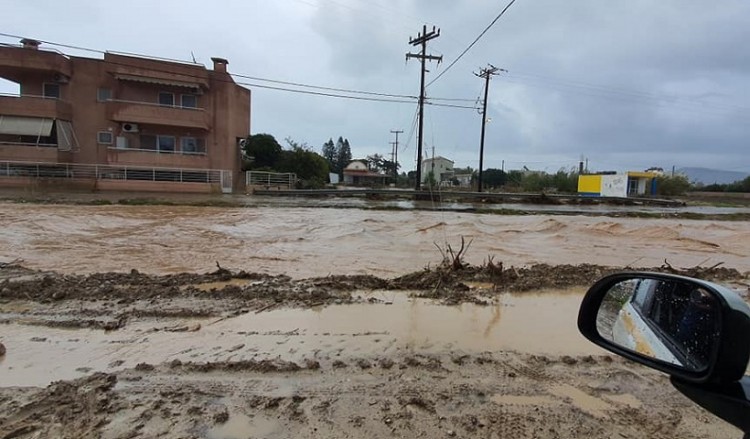Η κακοκαιρία χτύπησε για τρίτη φορά την Κρήτη (βίντεο)
