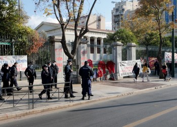Δρακόντεια μέτρα ασφαλείας στο Πολυτεχνείο – Απαγορεύονται οι δημόσιες υπαίθριες συναθροίσεις άνω των τεσσάρων ατόμων