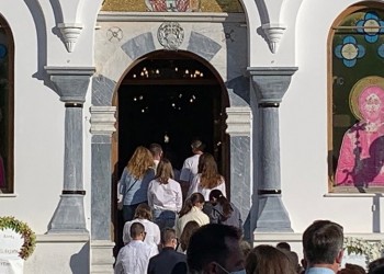 Σάμος-σεισμός: Το τελευταίο αντίο στον 17χρονο Άρη (βίντεο)